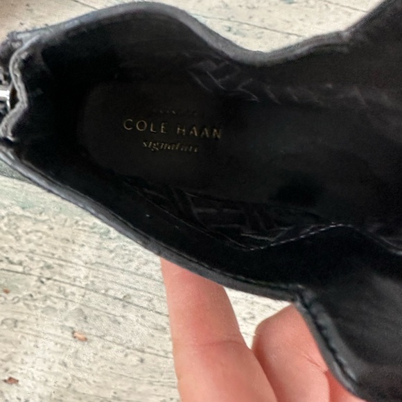 Cole Haan 8B black leather ankle boots suede flats fall neutral business casual - Picture 5 of 8
